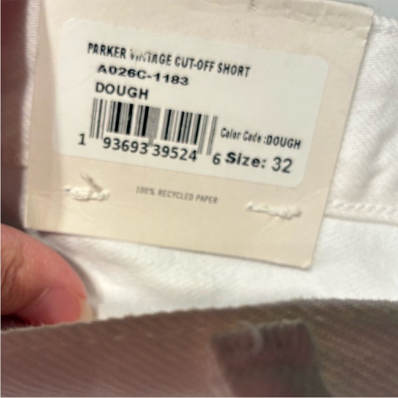 NWT Agolde Parker Vintage Cut Off Denim Shorts in Dough White Size 32 - Picture 9 of 14